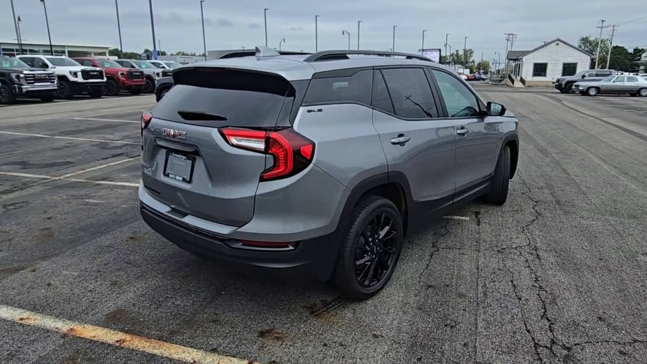 Certified 2024 GMC Terrain SLE w/ Driver Convenience Package FWD image 9
