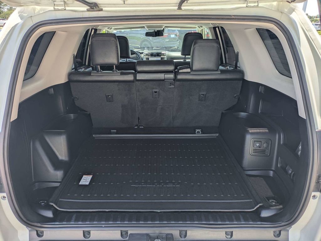 Used 2020 Toyota 4Runner SR5 Premium w/ Moonroof Package AWD/4WD image 15