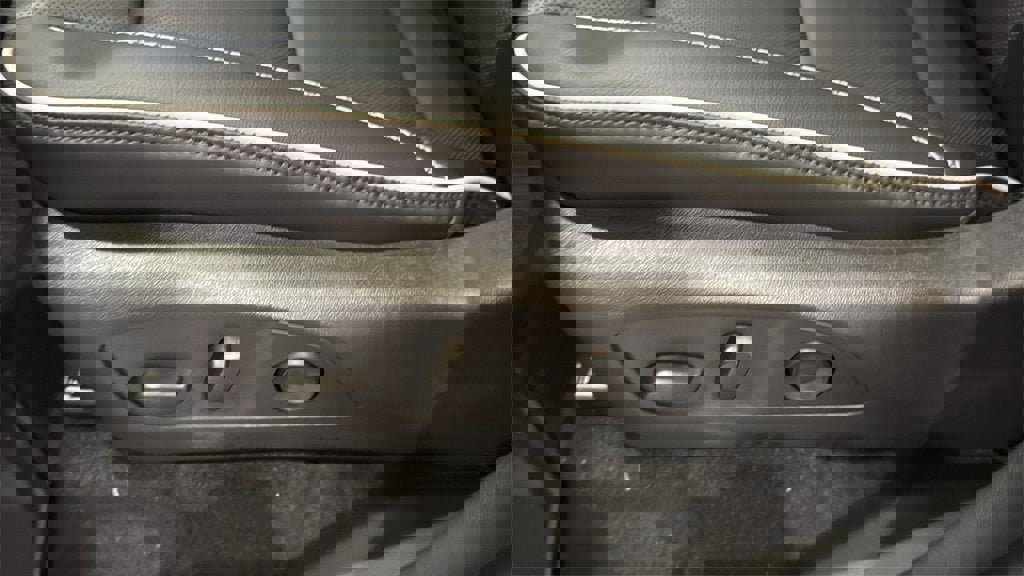 New 2026 GMC Acadia Denali w/ Super Cruise Package image 27