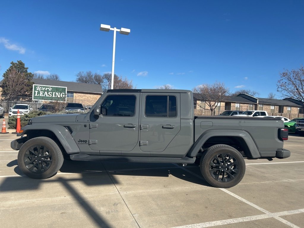 Used 2022 Jeep Gladiator Overland image 6