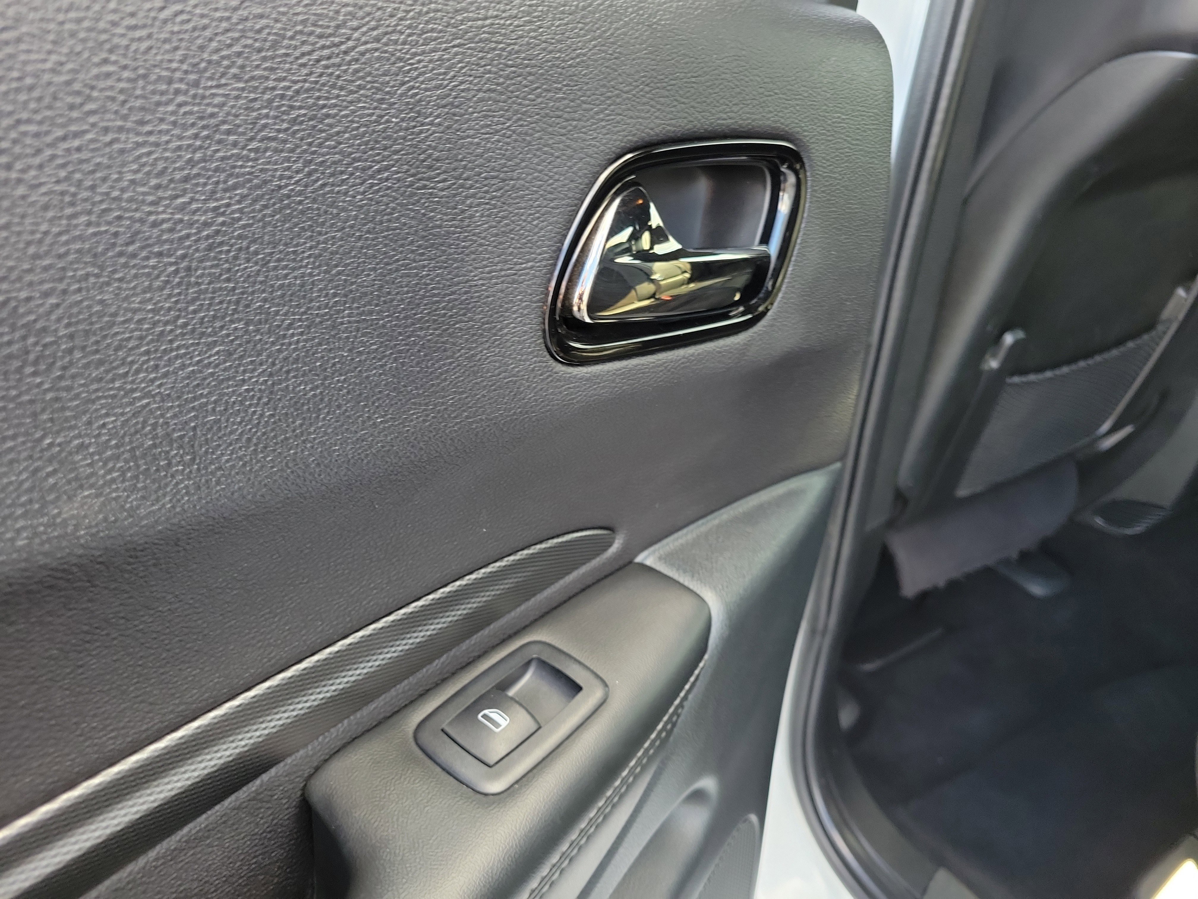 Used 2022 Dodge Durango GT image 13