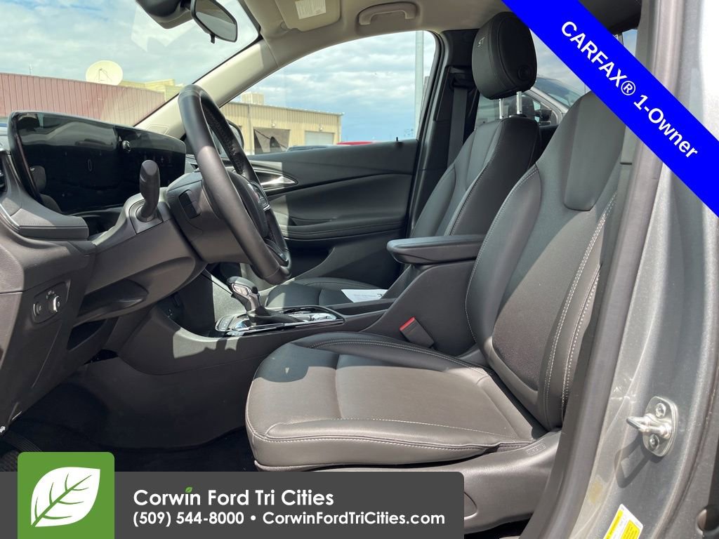 Used 2024 Buick Encore GX Sport Touring w/ Comfort Package AWD/4WD image 5