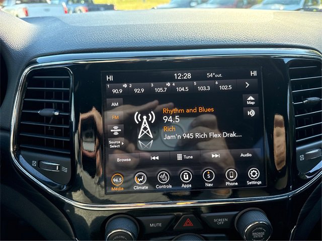 Used 2021 Jeep Grand Cherokee Laredo X image 17