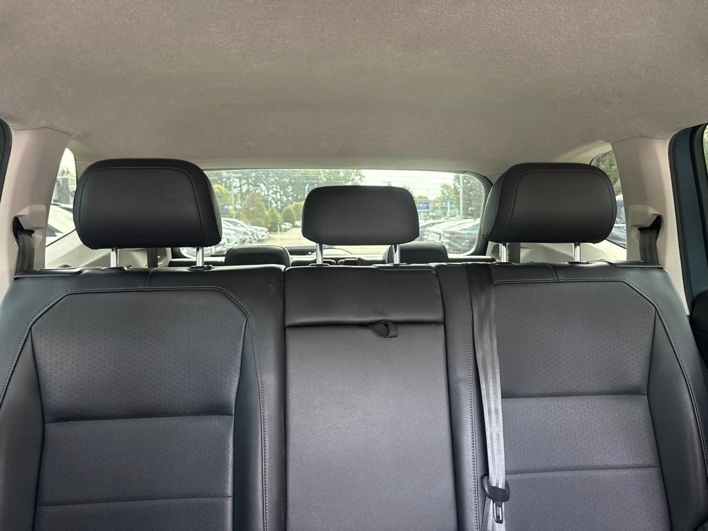 Used 2020 Volkswagen Tiguan SE FWD image 13