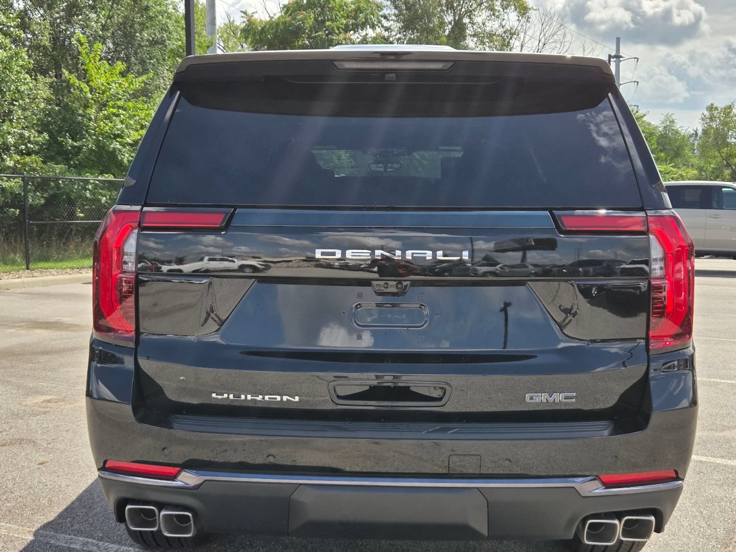 New 2026 GMC Yukon XL Denali Ultimate w/ LPO, Floor Liner Package AWD/4WD image 18