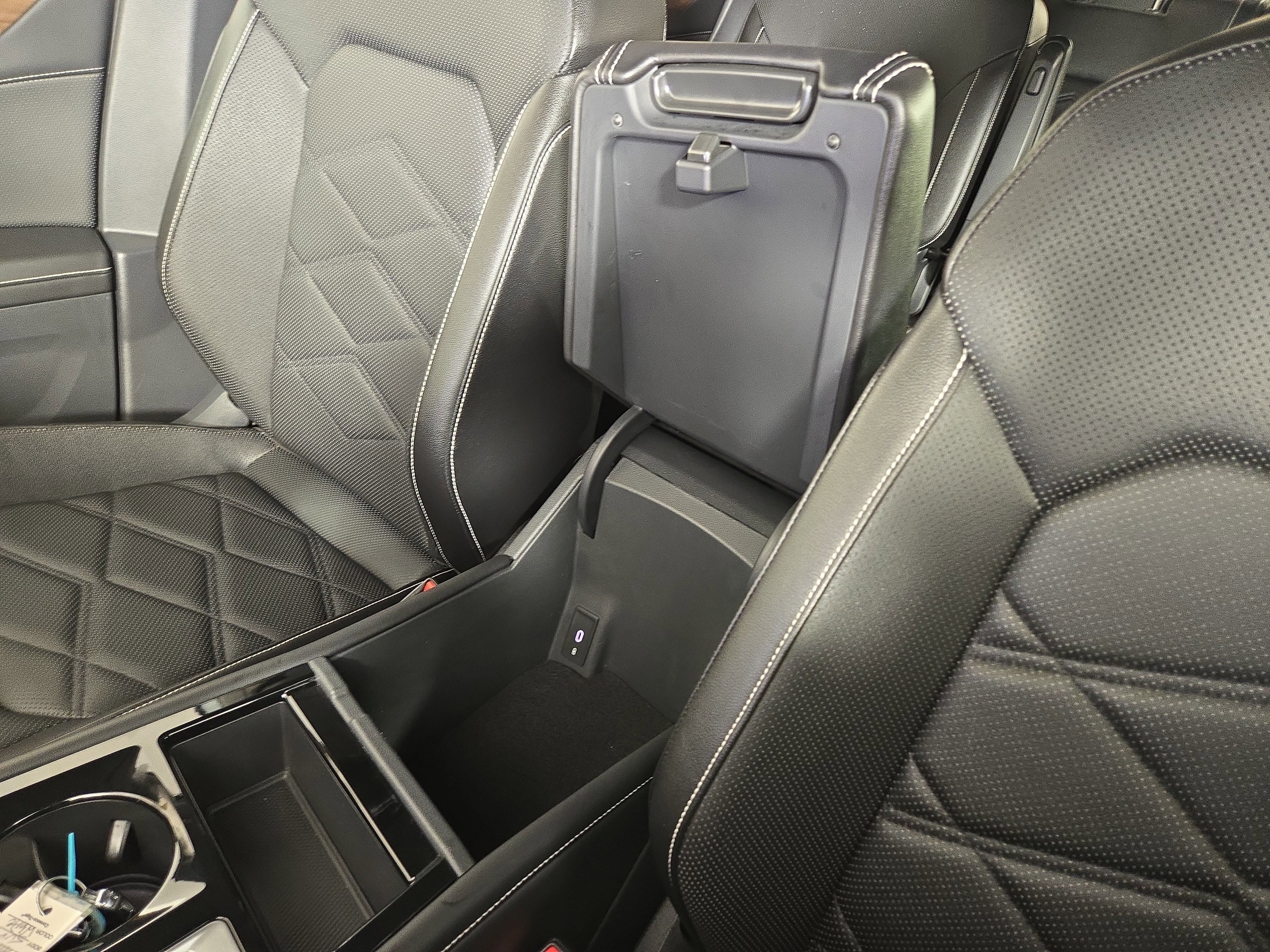 Used 2024 Volkswagen Atlas SE image 27