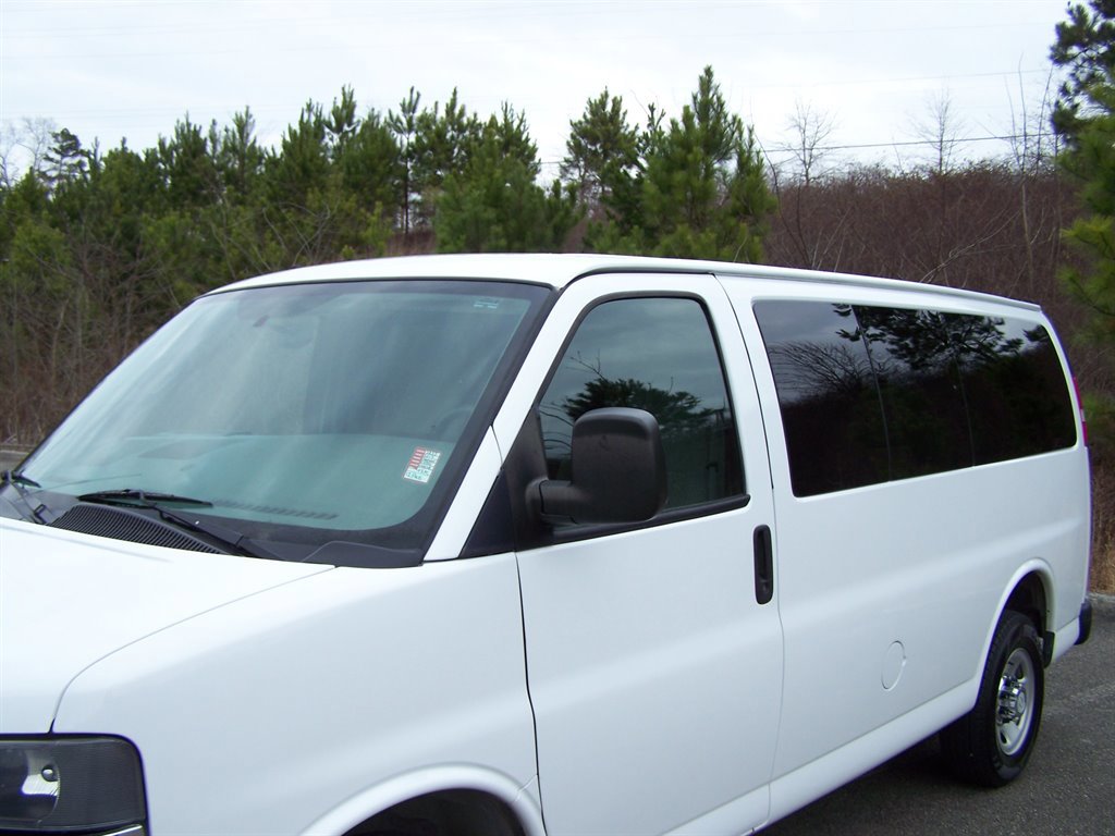 Used 2017 Chevrolet Express 2500 LT w/ LT Preferred Equipment Group image 11