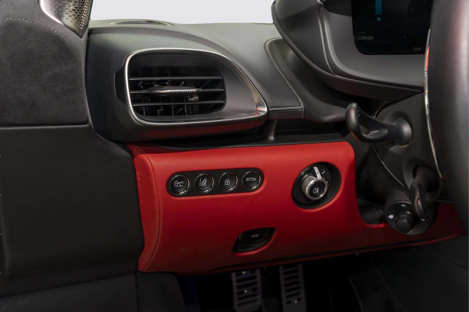 Used 2023 McLaren Artura RWD image 22
