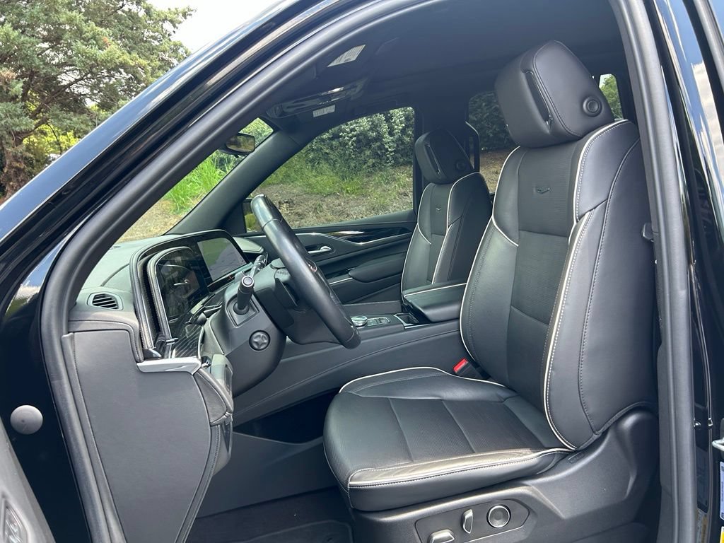 Used 2023 Cadillac Escalade Sport w/ Touring Package RWD image 39