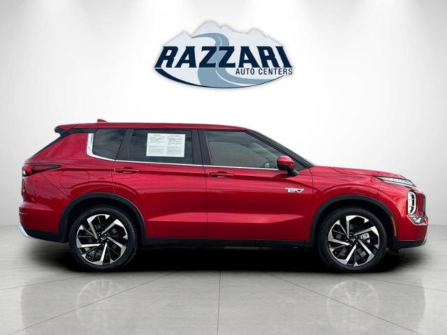 Used 2023 Mitsubishi Outlander SE image 2