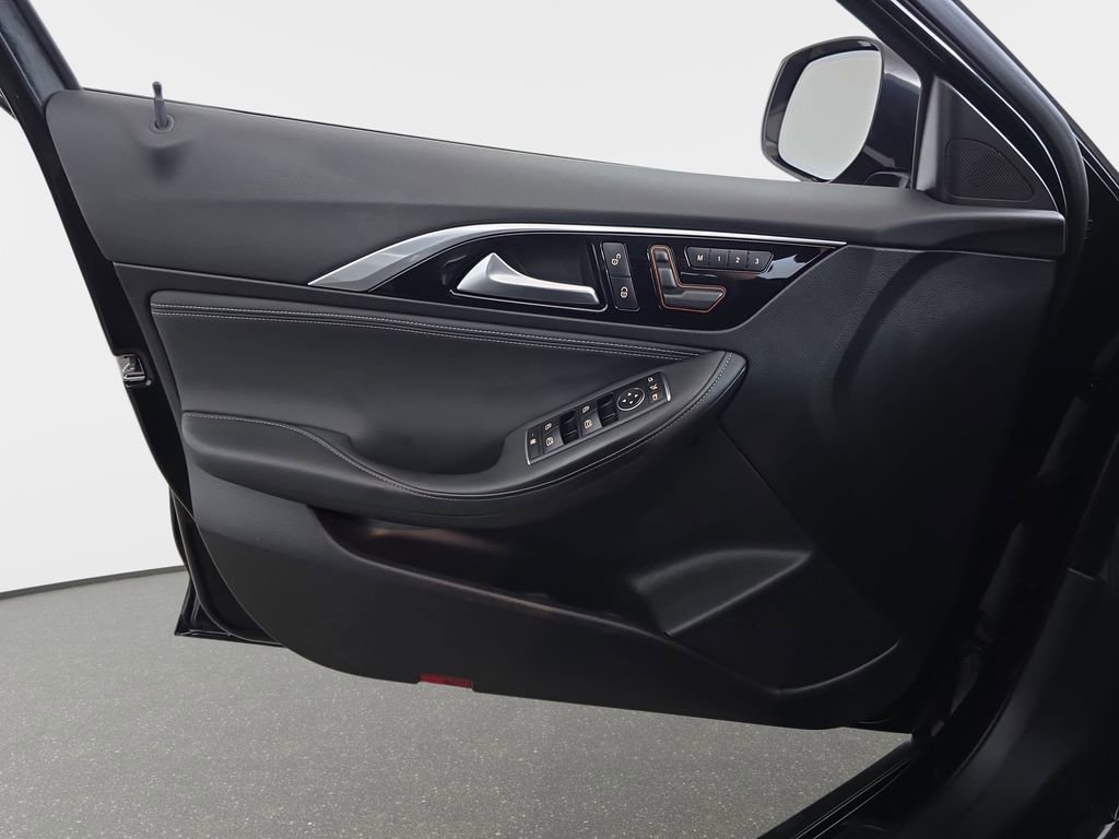 Used 2017 INFINITI QX30 AWD image 27