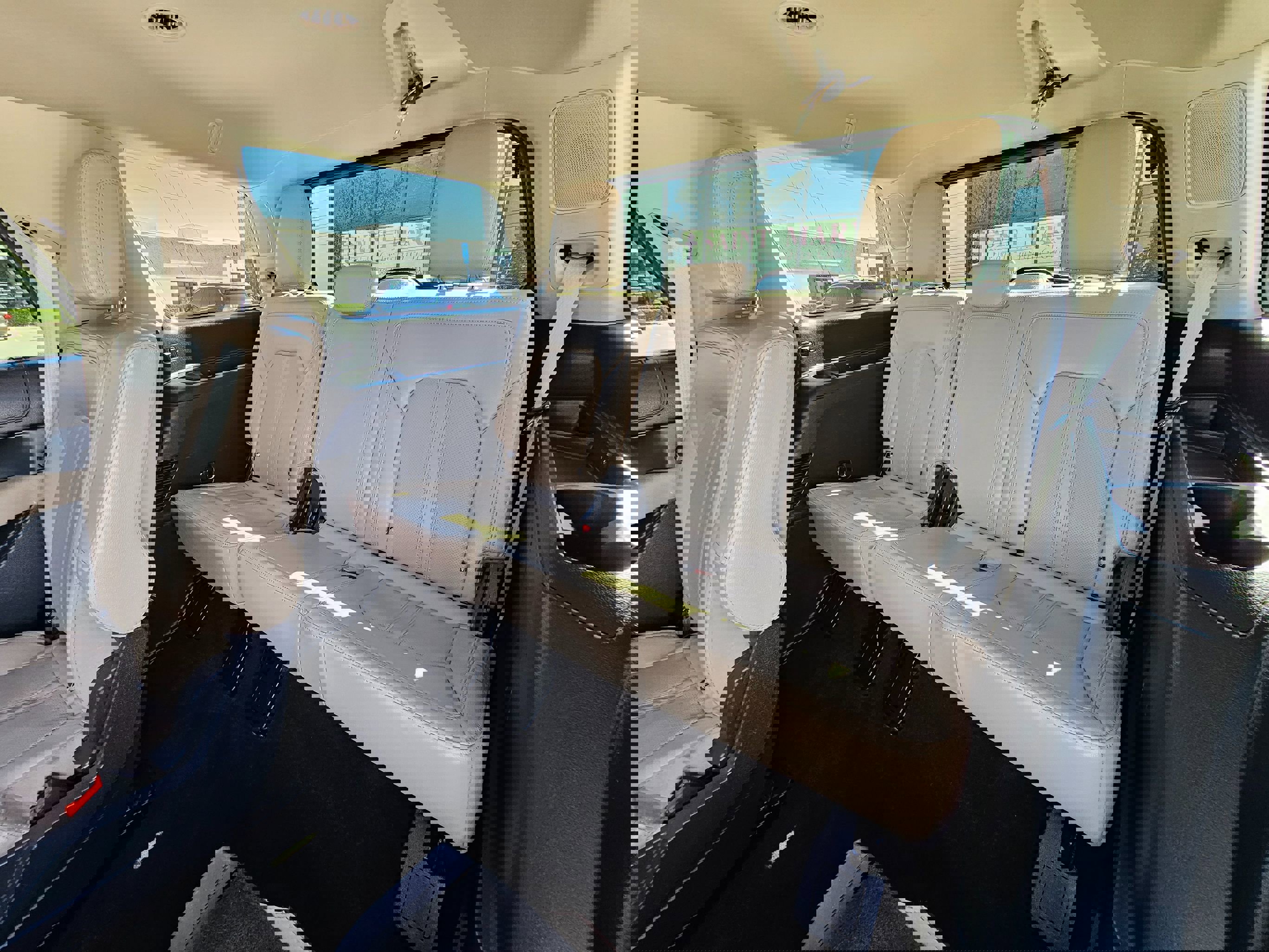 Used 2023 Ford Expedition Limited image 21