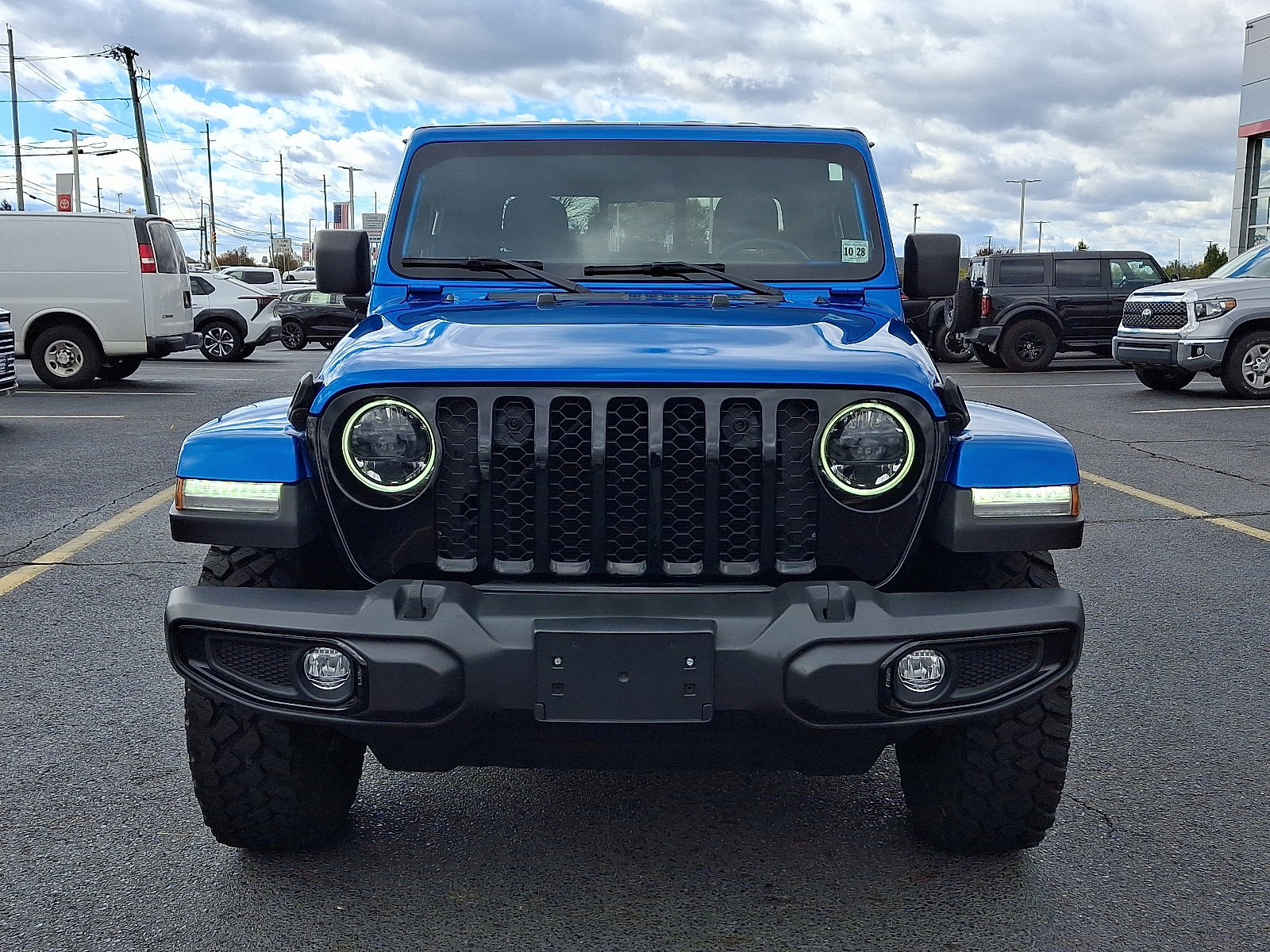 Used 2023 Jeep Gladiator Willys image 2