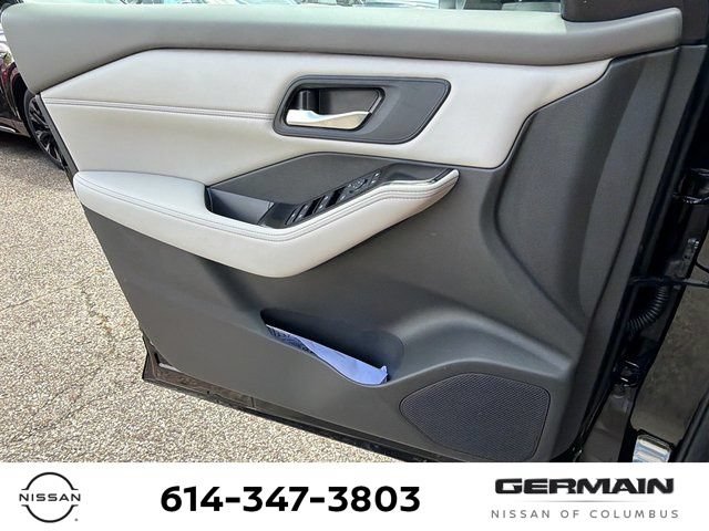 New 2026 Nissan Rogue Dark Armor AWD/4WD image 17
