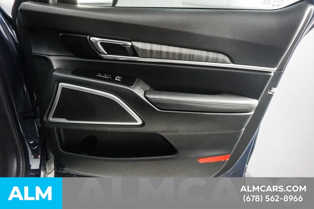 Used 2024 Kia Telluride EX w/ EX Captain's Chair Package FWD image 40