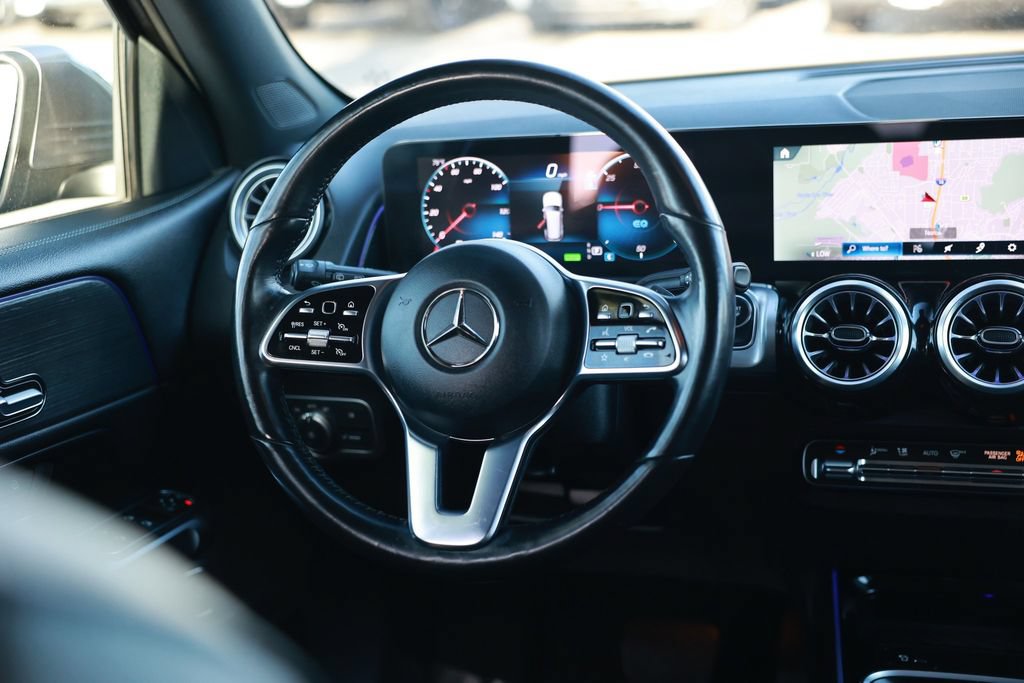 Used 2023 Mercedes-Benz EQB 300 4MATIC w/ Exclusive Package image 25