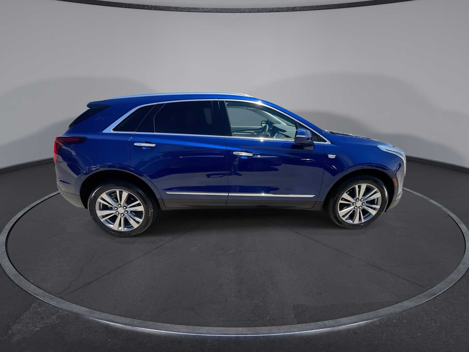 Certified 2025 Cadillac XT5 Premium Luxury AWD/4WD image 9