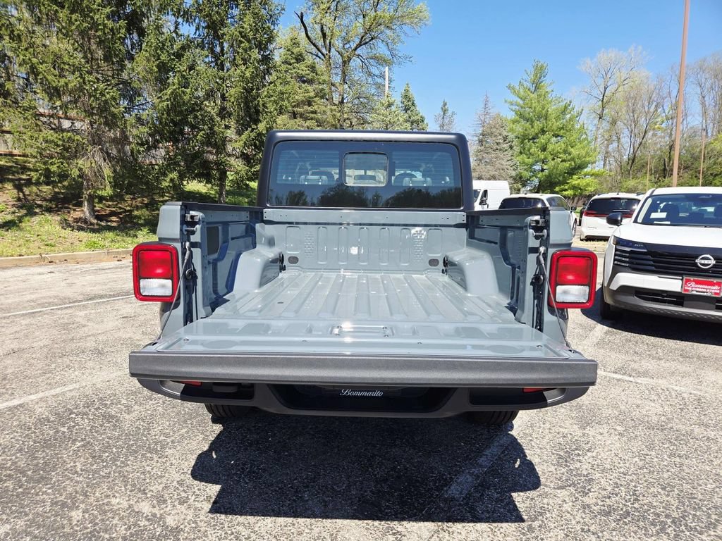 New 2026 Jeep Gladiator Sport AWD/4WD image 9