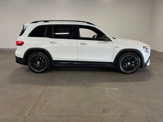 Used 2021 Mercedes-Benz GLB 35 AMG 4MATIC image 2