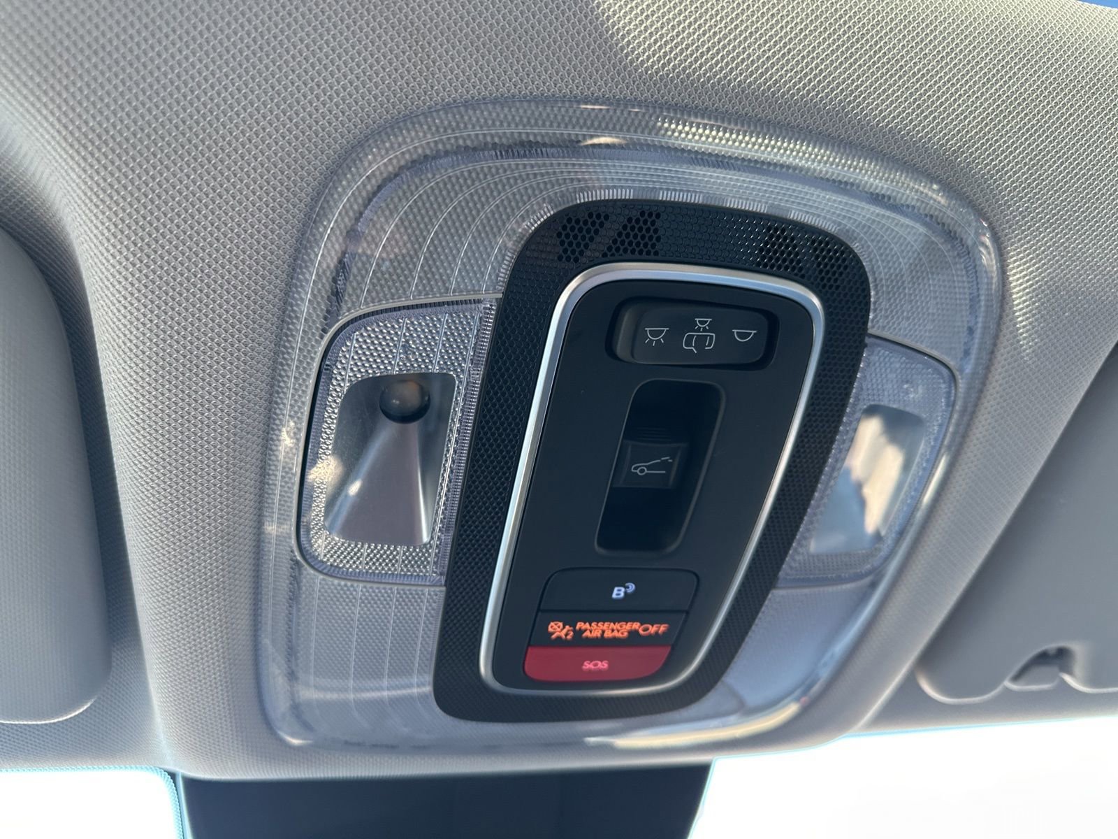 Used 2025 Hyundai Kona Limited image 48