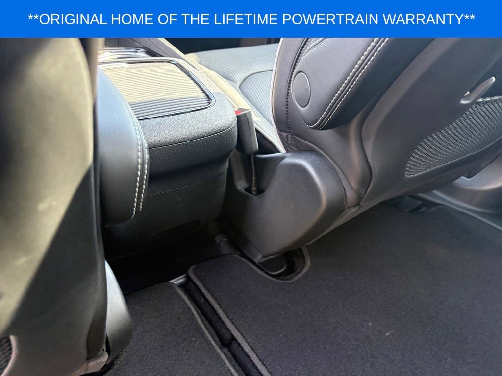 New 2027 Chrysler Pacifica Limited AWD/4WD image 20