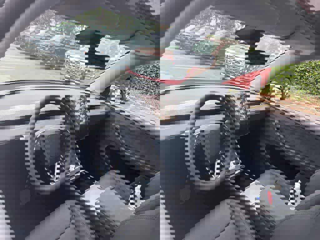 Used 2026 Tesla Model Y 2WD image 7