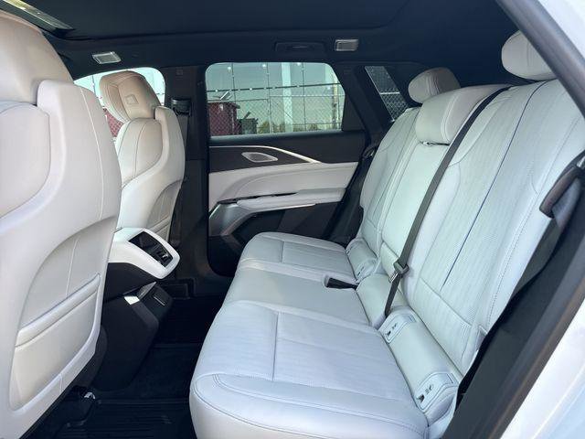 New 2026 Cadillac Lyriq Premium Luxury image 18