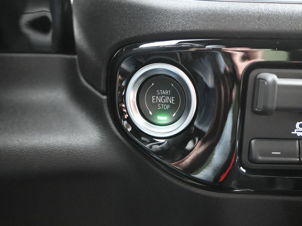 Used 2025 Chevrolet Silverado 1500 High Country w/ Technology Package image 25