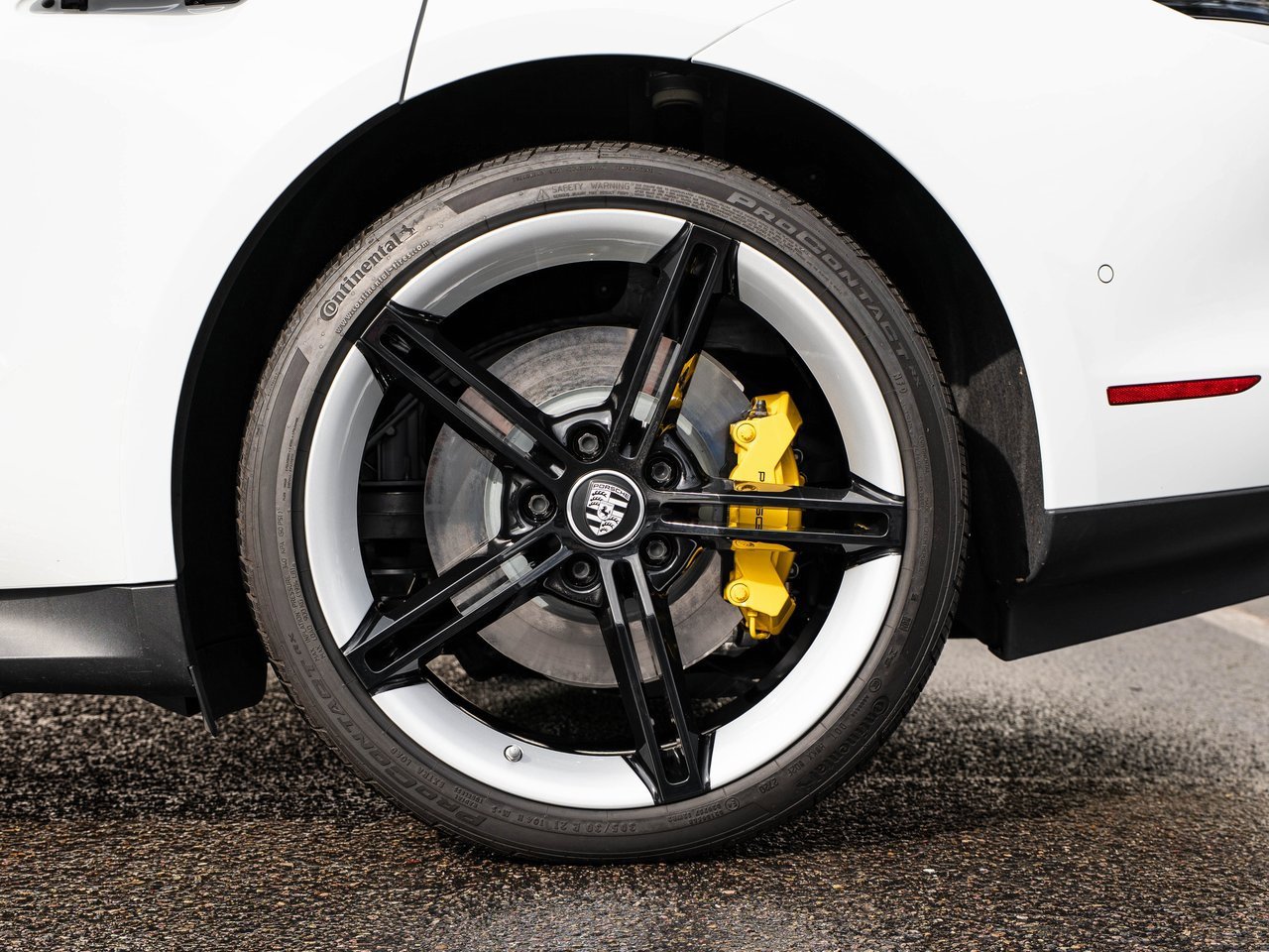 Used 2020 Porsche Taycan 4S image 6