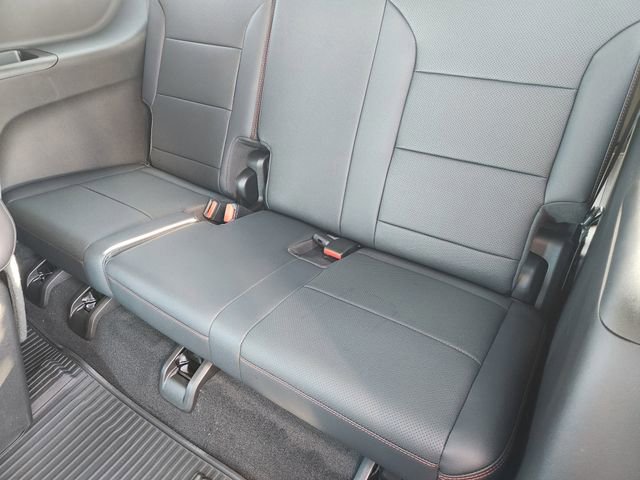 New 2026 Chevrolet Traverse RS w/ LPO, Floor Liner Package FWD image 32