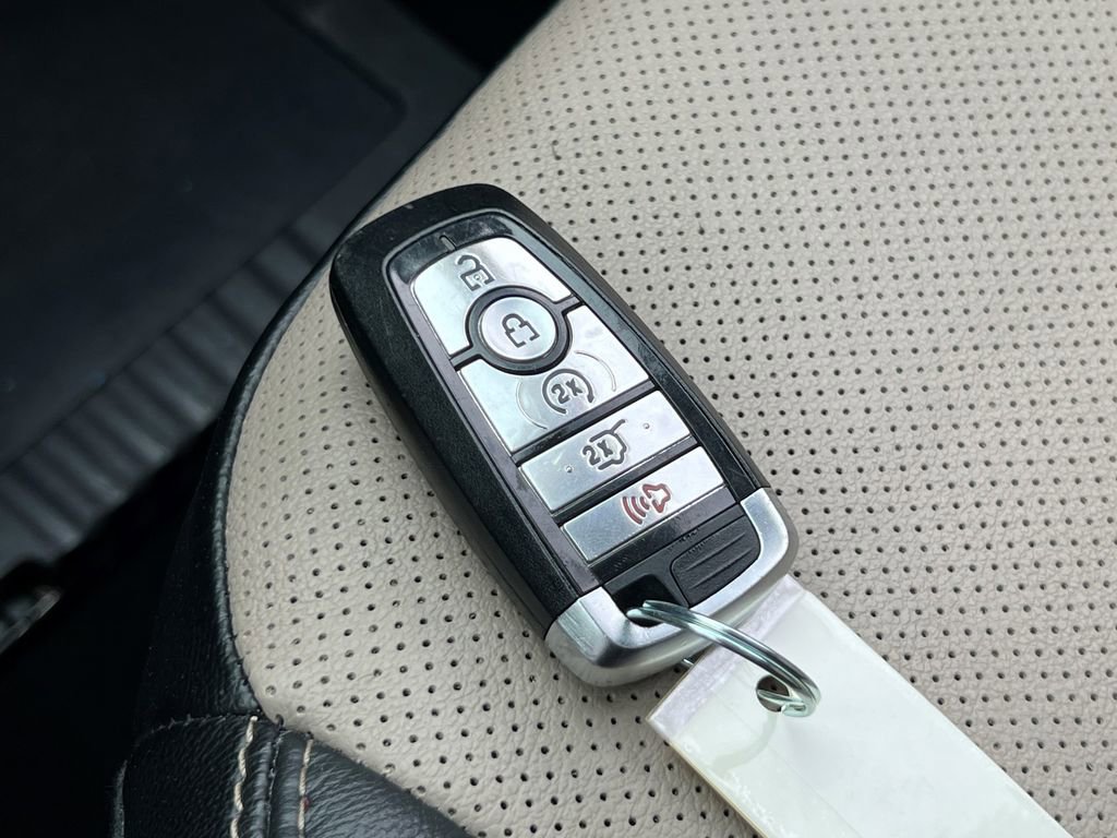 Used 2022 Ford Escape Titanium w/ Titanium Elite Package image 32