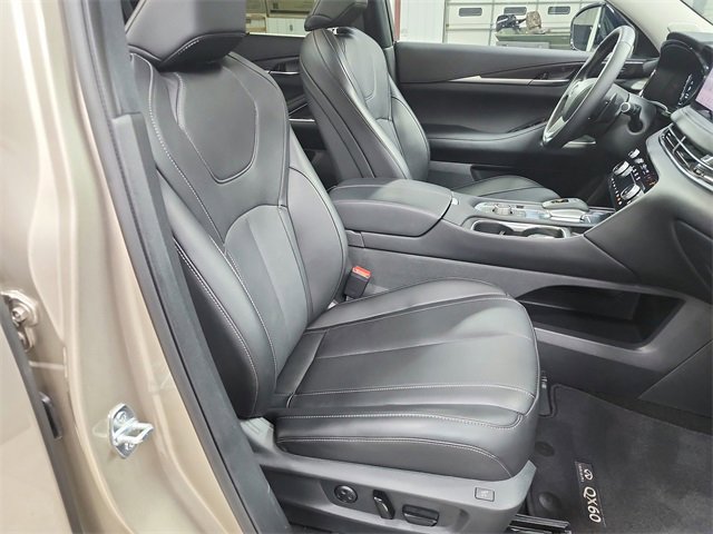 Used 2025 INFINITI QX60 Sensory image 41