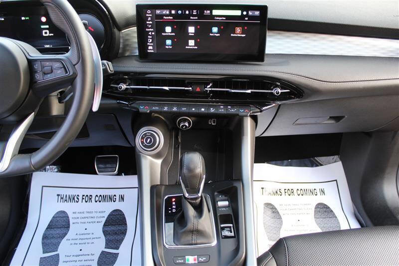 Used 2024 Alfa Romeo Tonale Veloce w/ Premium Interior Package image 19