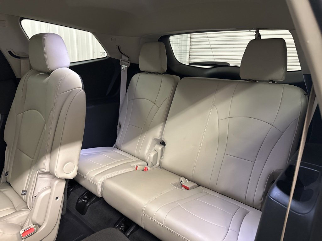 Used 2020 Buick Enclave Essence image 29