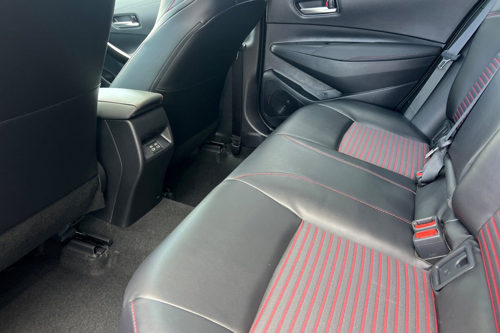 Certified 2025 Toyota Corolla XSE FWD image 12