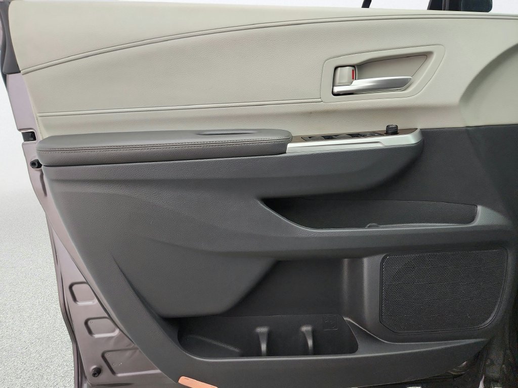 Used 2021 Toyota Sienna XLE w/ XLE Plus Package FWD image 26