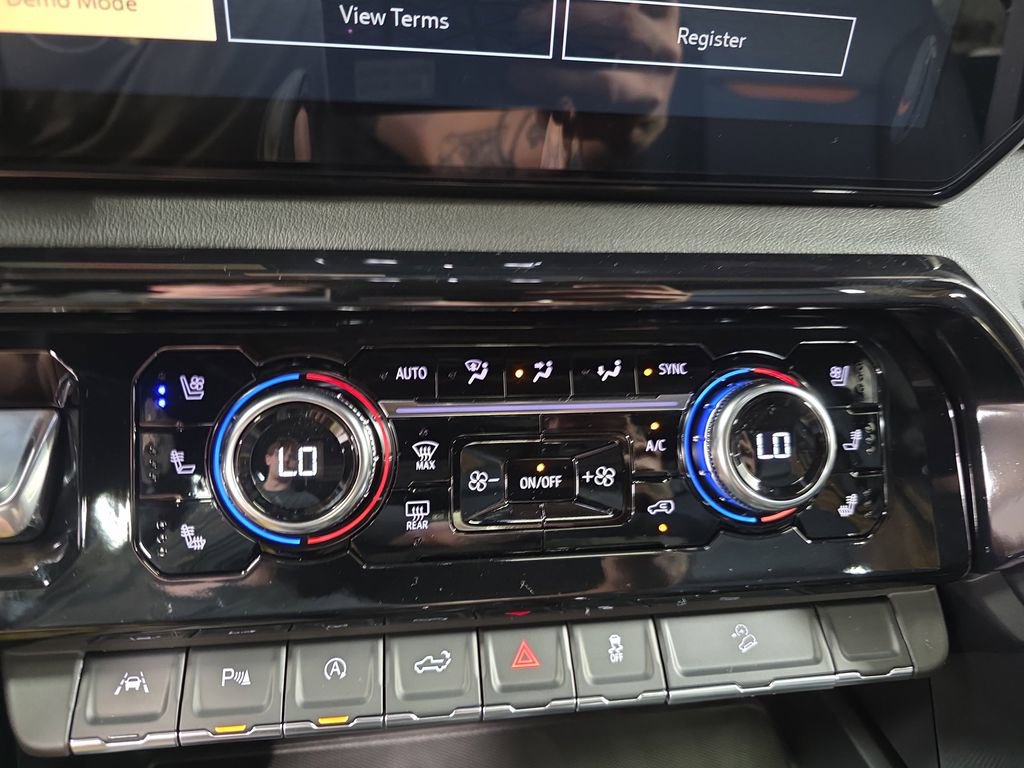 New 2026 GMC Sierra 1500 AT4 w/ AT4 Premium Package AWD/4WD image 20