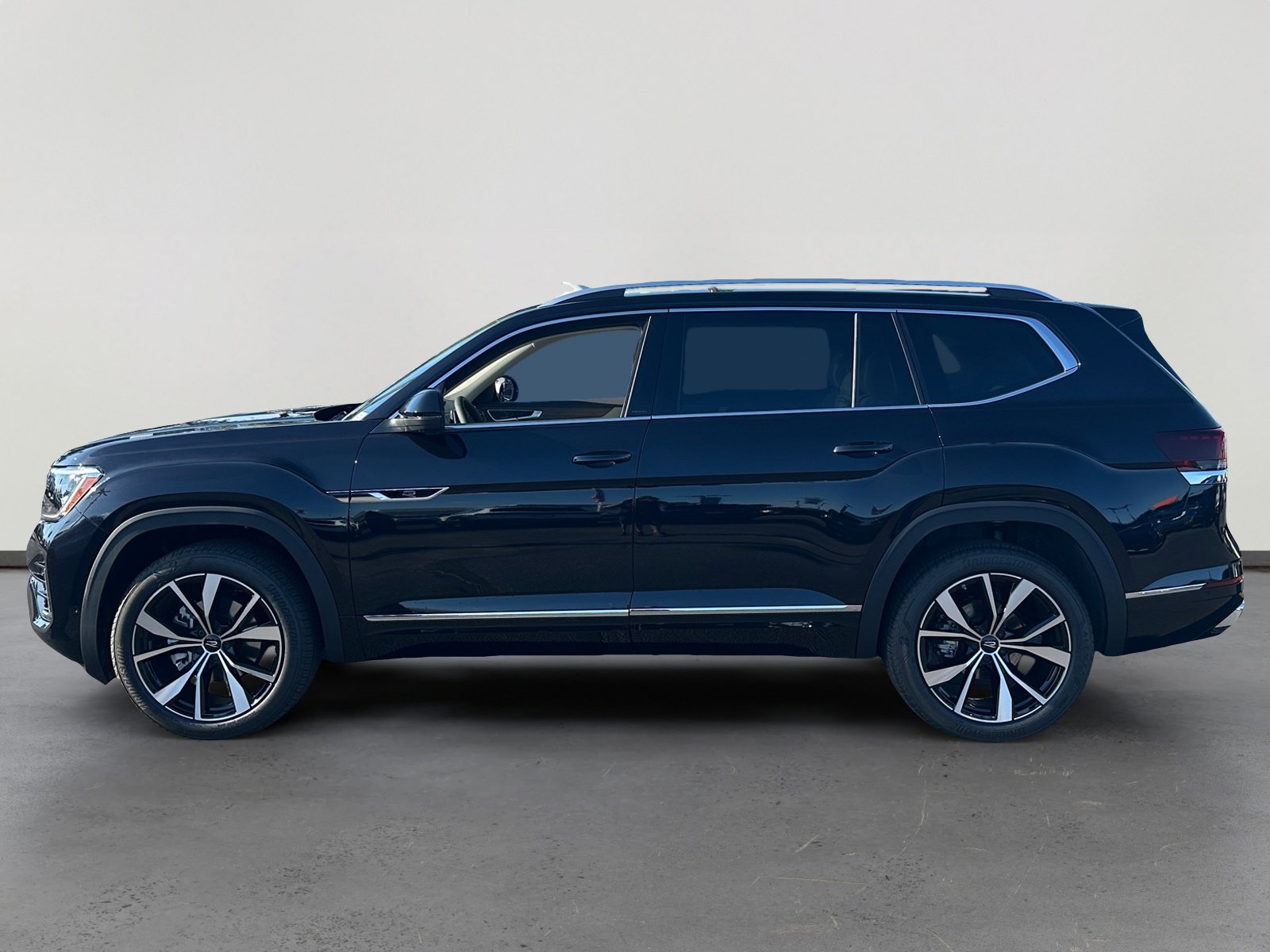 New 2026 Volkswagen Atlas SEL Premium R-Line image 2