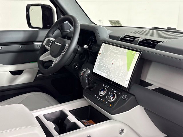 New 2026 Land Rover Defender 110 S AWD/4WD image 31