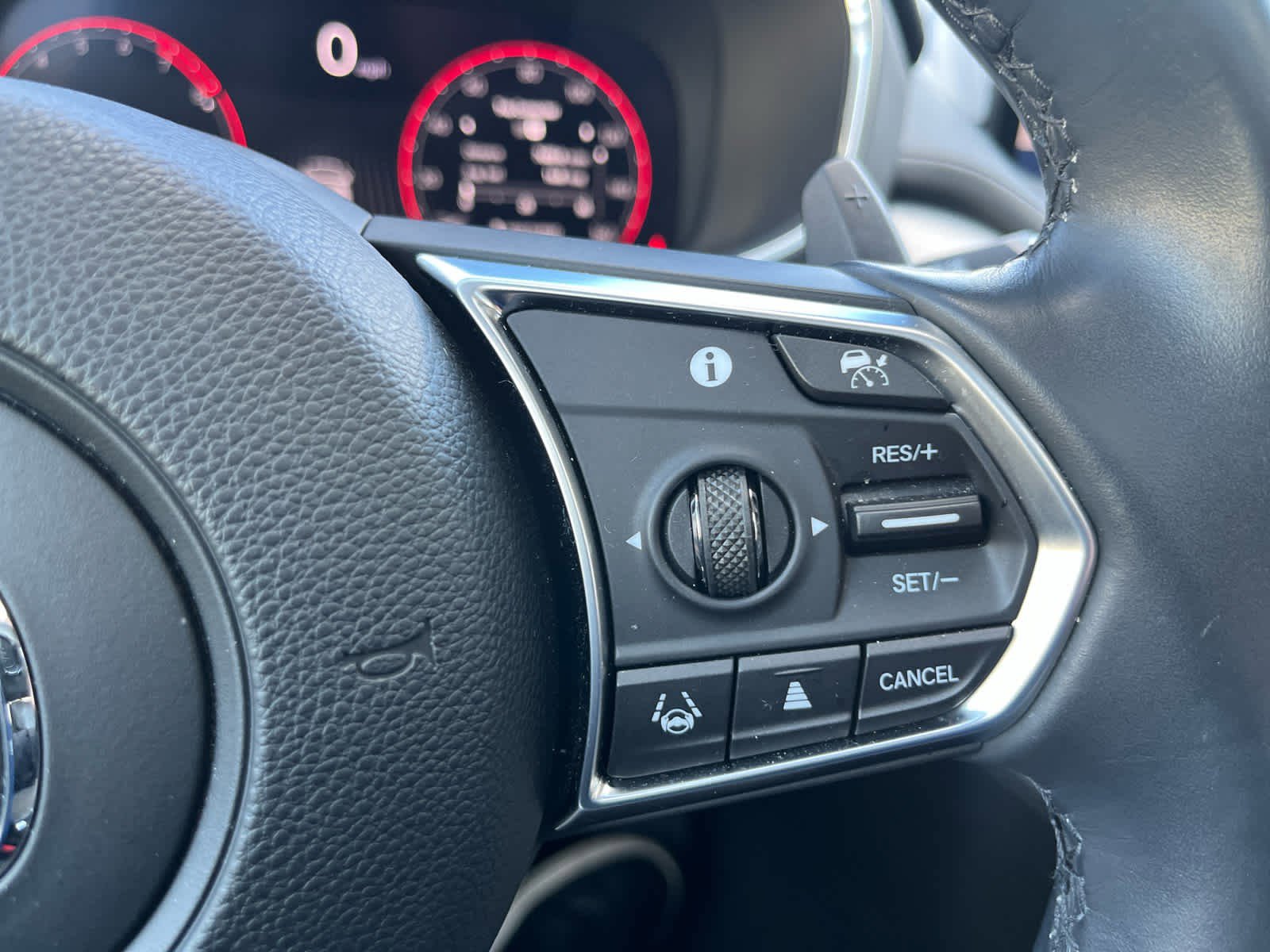 Used 2024 Acura MDX w/Technology Package image 34