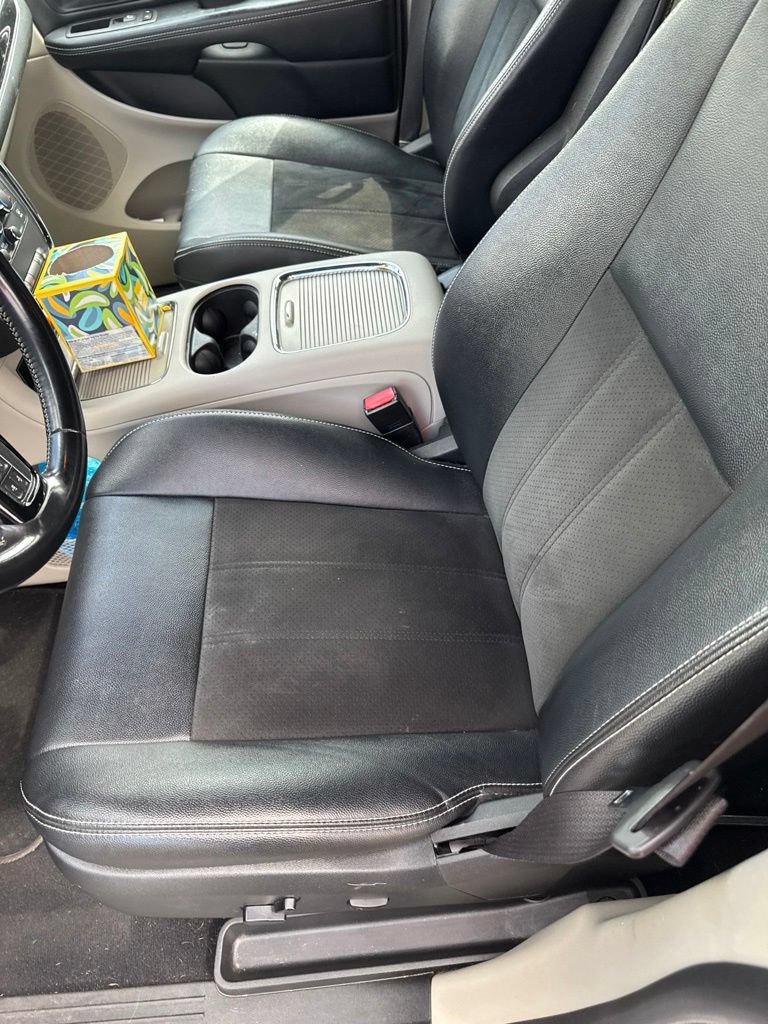 Certified 2019 Dodge Grand Caravan SXT FWD image 5