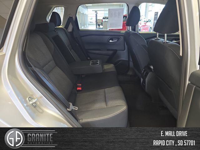 Used 2024 Nissan Rogue SV AWD/4WD image 34