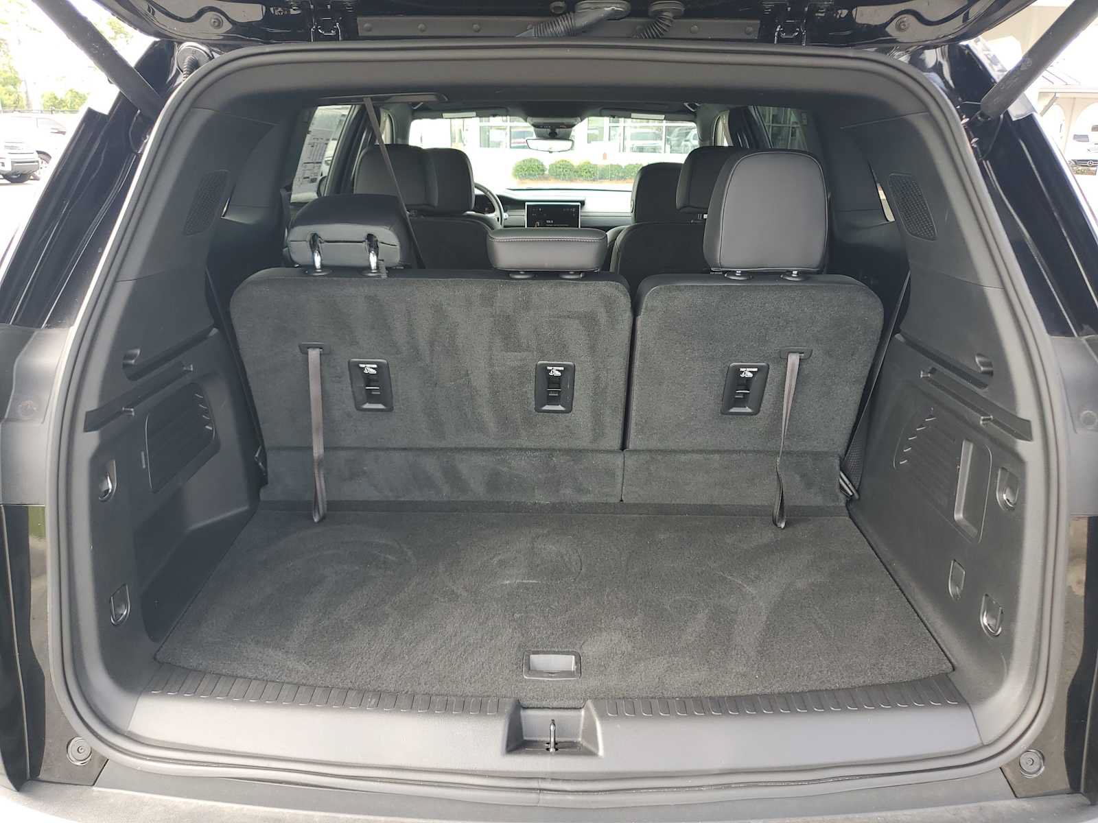 New 2026 GMC Acadia AT4 w/ Luxury Package AWD/4WD image 5