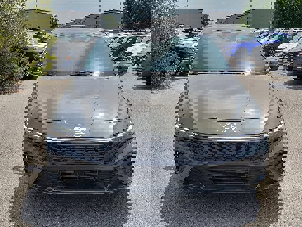 New 2025 Hyundai Elantra SEL image 7