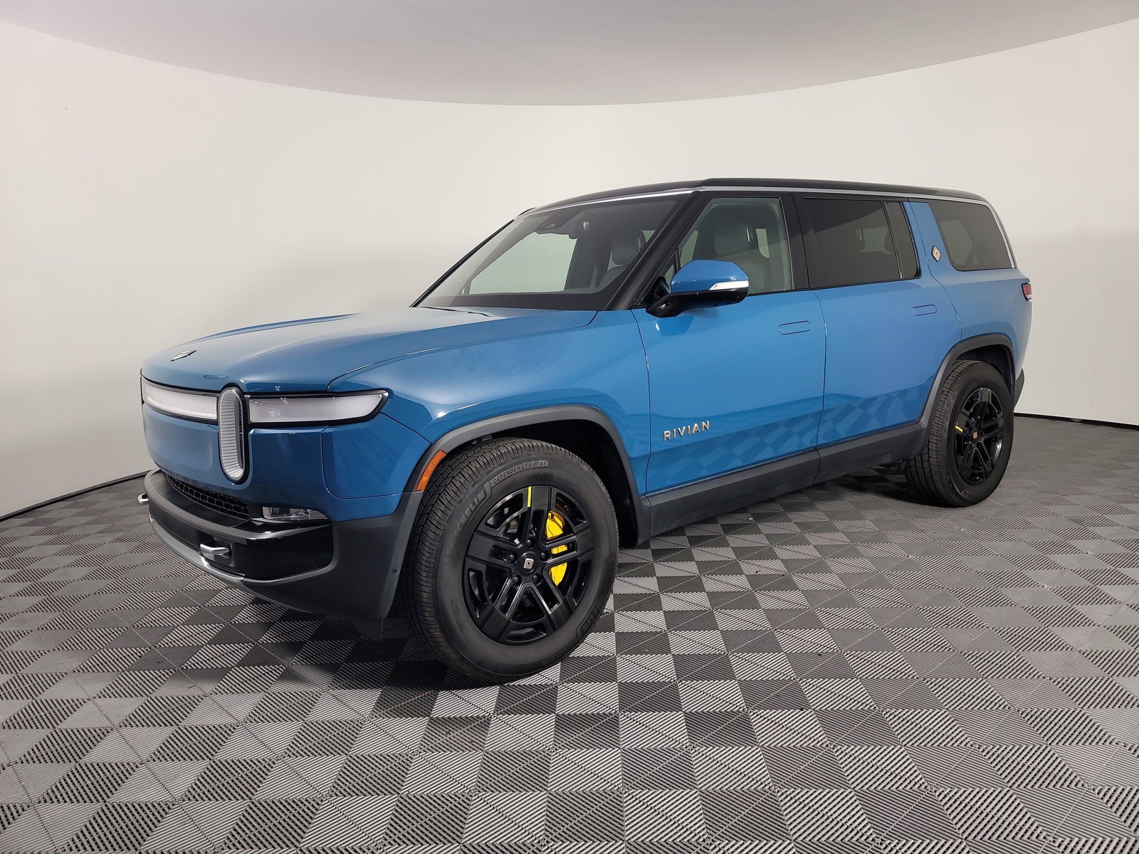 Used 2023 Rivian R1S Adventure