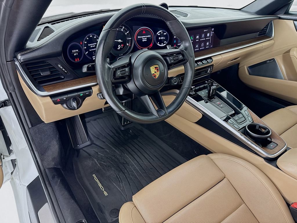 Certified 2022 Porsche 911 Targa 4S AWD/4WD image 4