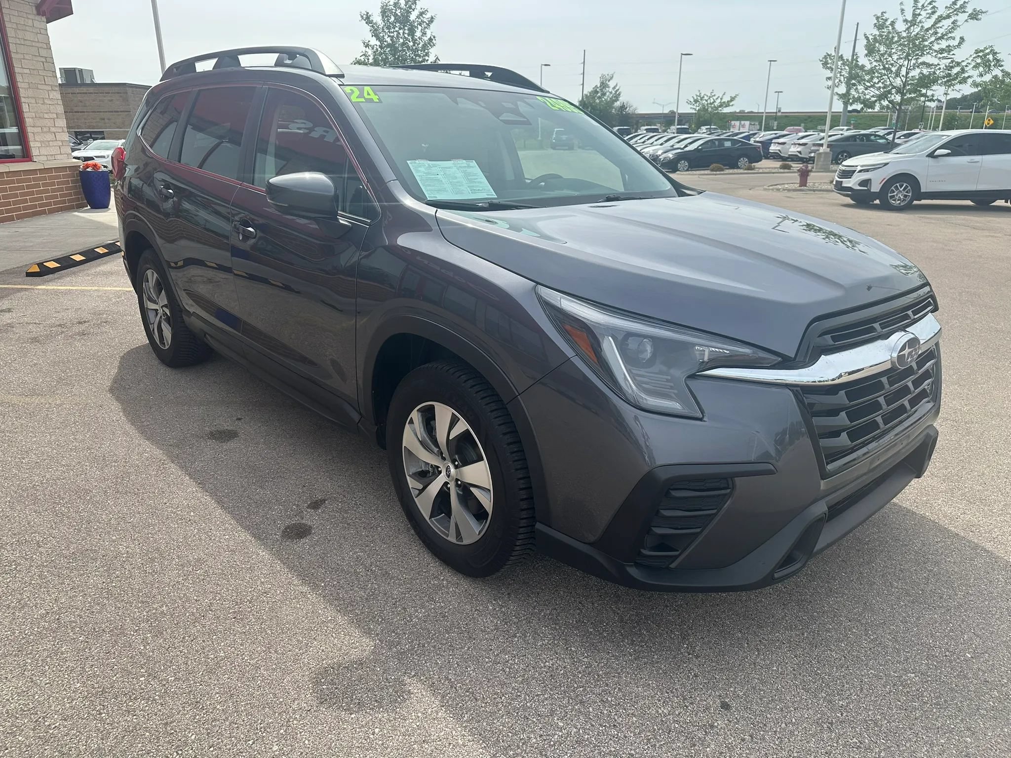 Used 2024 Subaru Ascent Premium AWD/4WD image 3