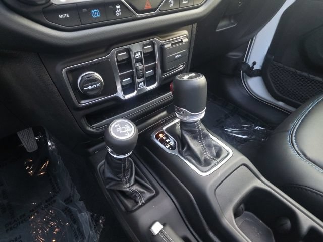 Used 2024 Jeep Wrangler High Altitude AWD/4WD image 26