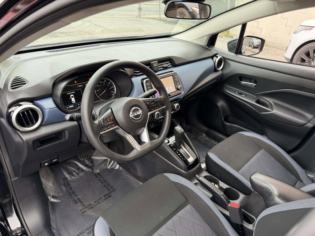 Used 2025 Nissan Versa SV image 18