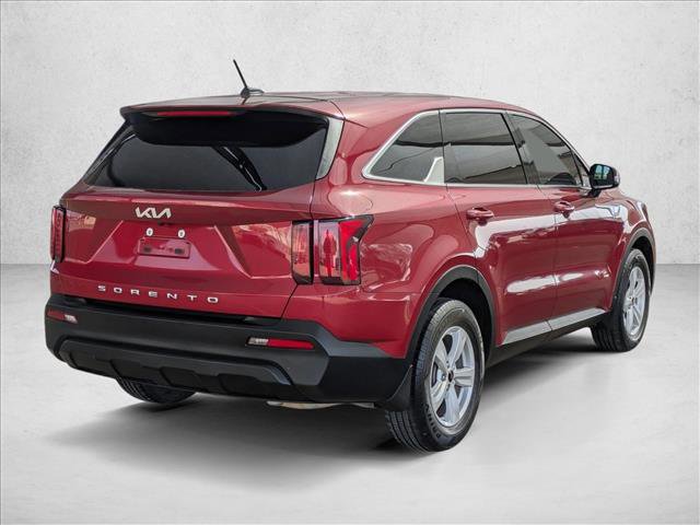 Used 2022 Kia Sorento LX image 5